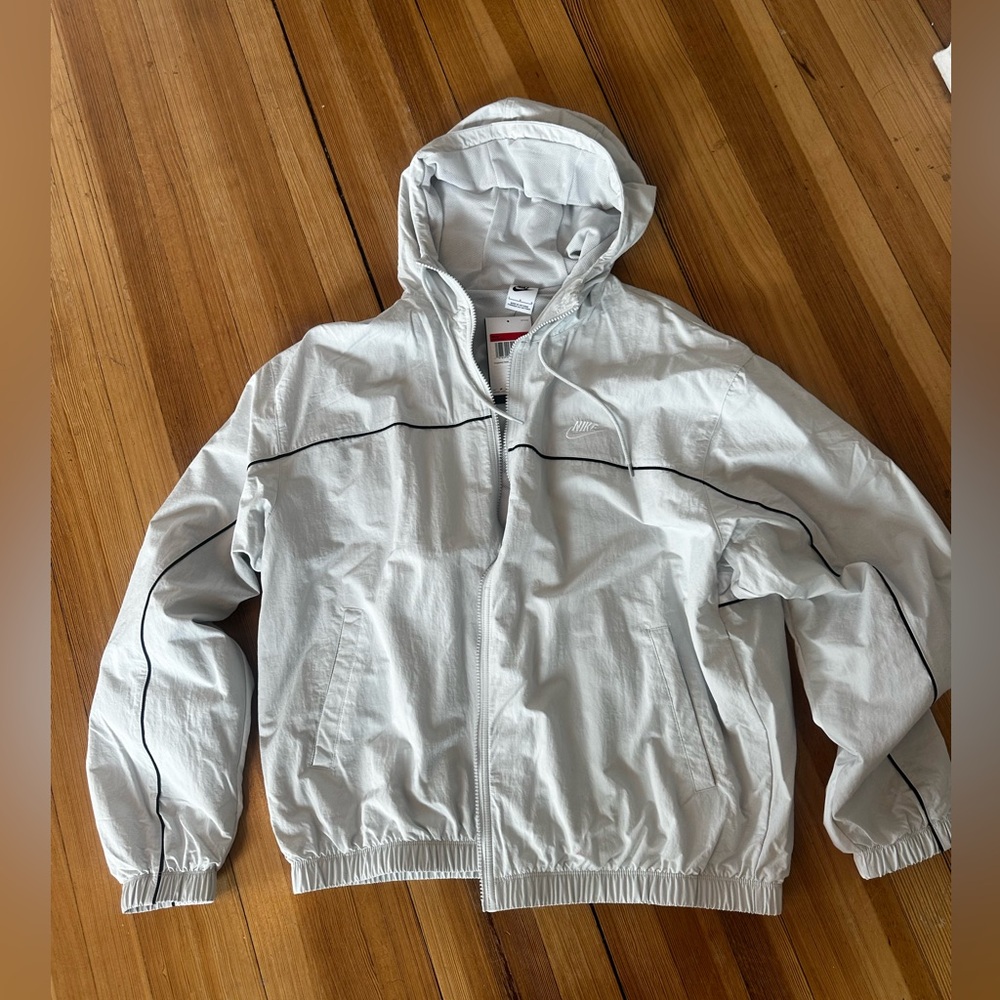 NWT, Nike men’s white windbreaker jacket, size large
